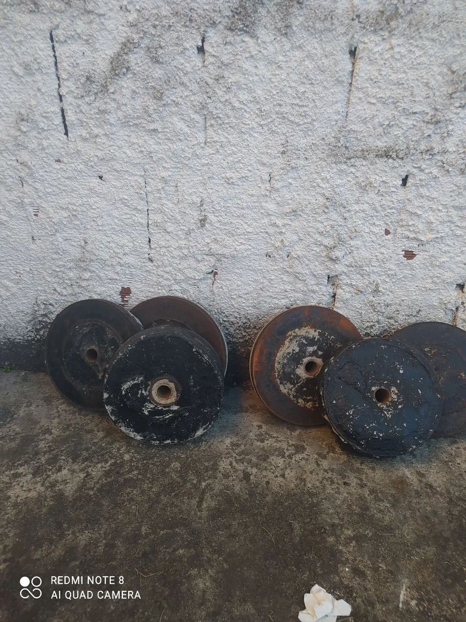 Anilhas caseiras com disco de freio preenchida com concreto  - Foto 2