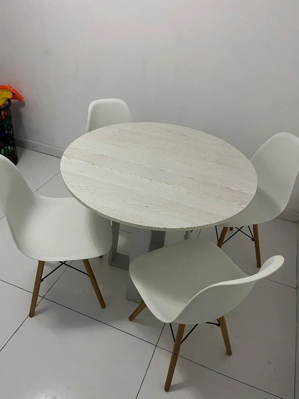 Mesa em ótimo  estado  de conservação 