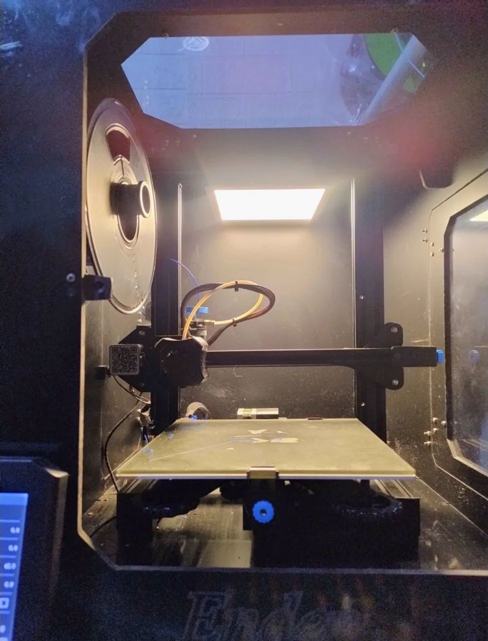 Vendo impressora 3D Creality Ender 3 V2 com Cabine (Enclosure) - Foto 2