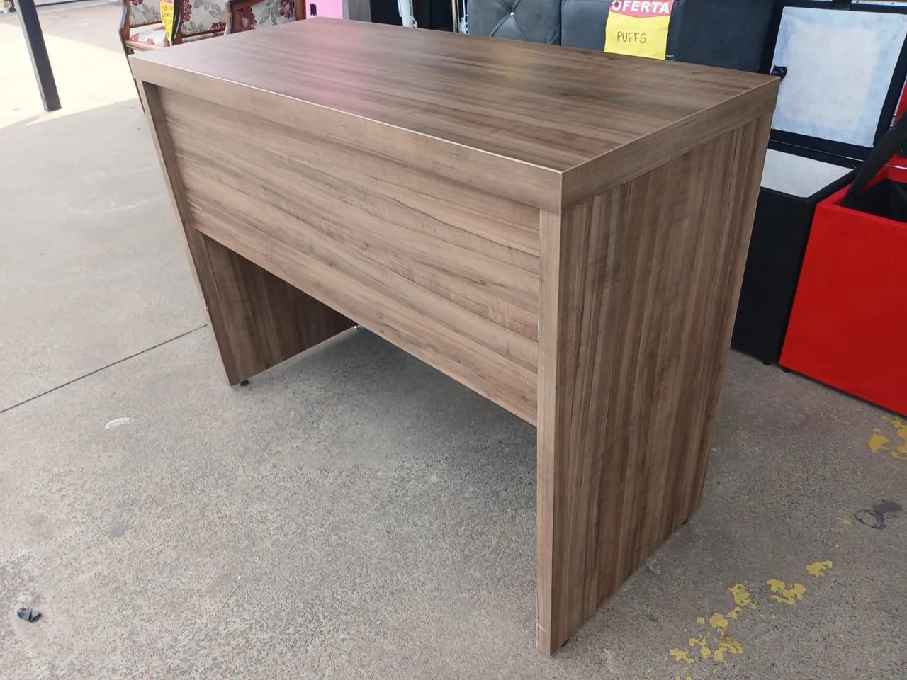 Mesa escrivaninha em MDF semi-nova conservada  - Foto 3