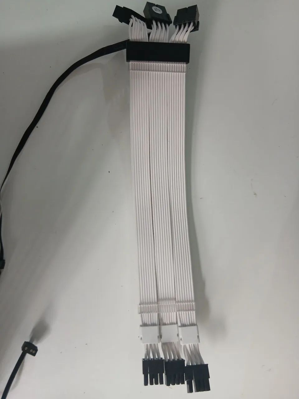 Vendo cabo pcie com 3 conectores lian li - Foto 3