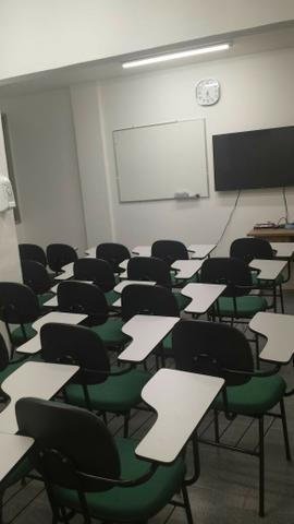 Vendo cadeiras universitárias novas