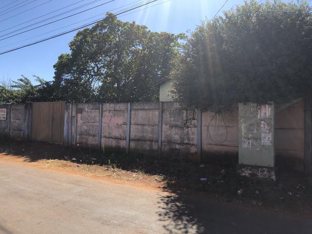 Lote mais casa Jd das Oliveiras ao lado feira do Maysa