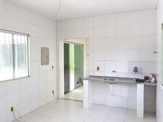 Linda Casa de 160m2, 3 quartos em terreno amplo no Bairro Zerão - Foto 11
