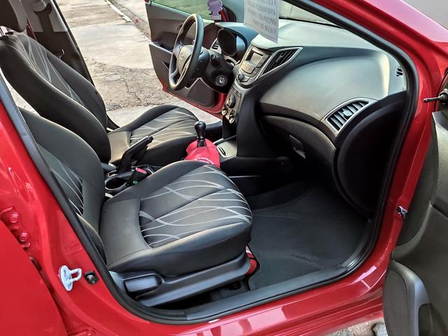 Hb20 confort 1.0 completo 2015 muito novo - Foto 11