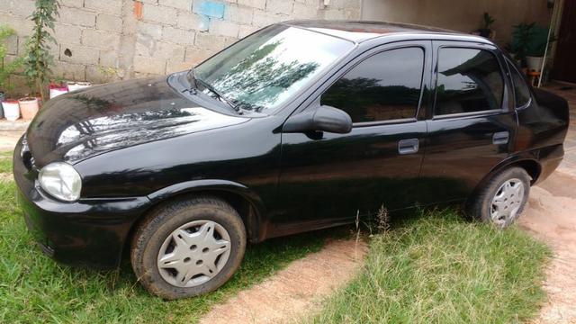 Corsa Sedã Classicista Básico, 4p 1.6 à gasolina