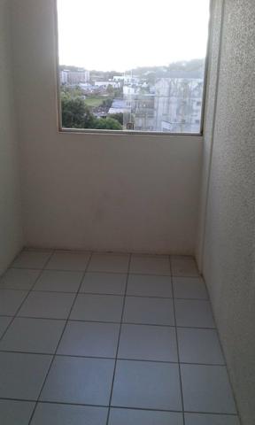 Excelente ap J.Atlantico,seminovo,estrutural,rua calçada,portão eletrônico,armários,suíte - Foto 6