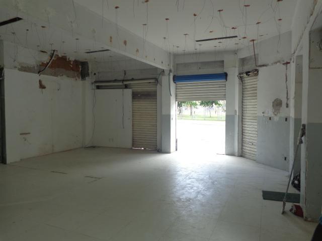 Loja com Área Total de 180 m² para Aluguel em Roma (797910)