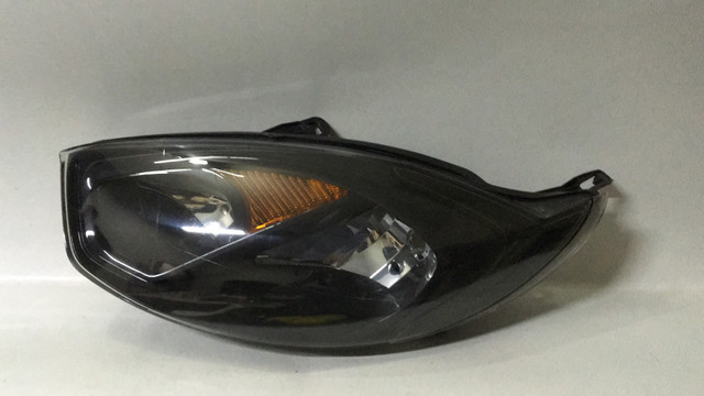 Farol Ford Fiesta máscara negra - Foto 3