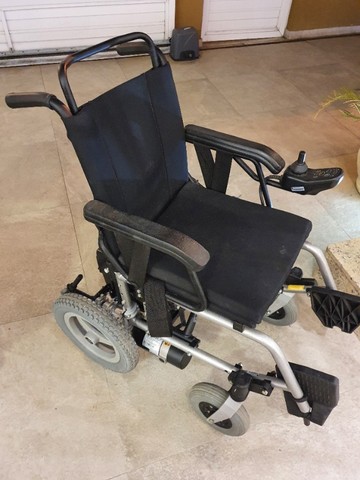 Cadeiras de rodas motorizadas - Foto 2