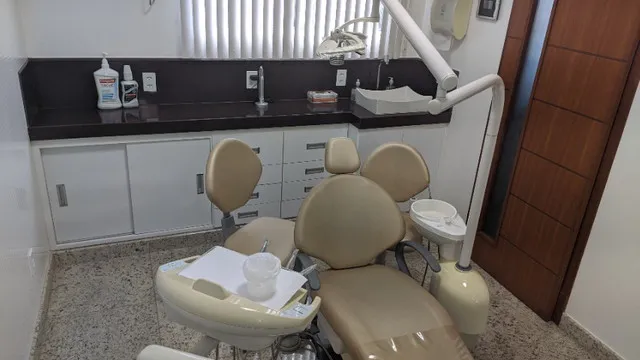 Vendo Prédio com Clínica Odontológica e Apartamento no Centro de São Mateus -ES