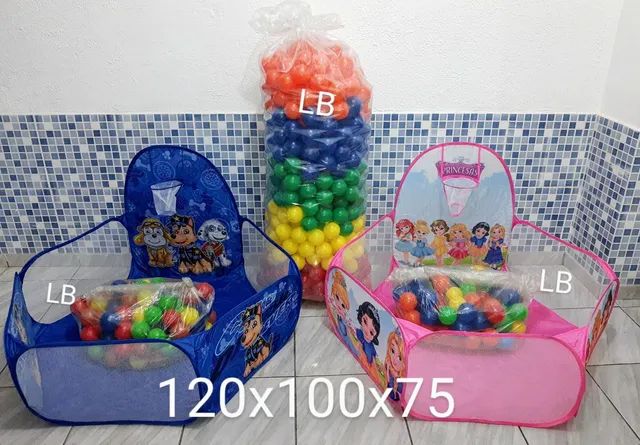 Bolinhas para piscina entre outros brinquedos infantis  novos  - Foto 5