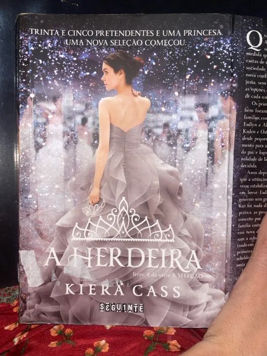 Livro A Herdeira de Kiera Cass