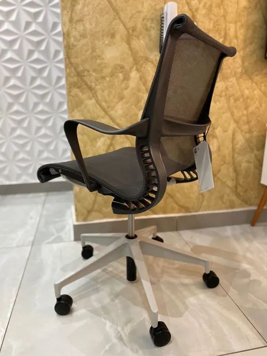 Cadeira Herman miller setu super nova   - Foto 2