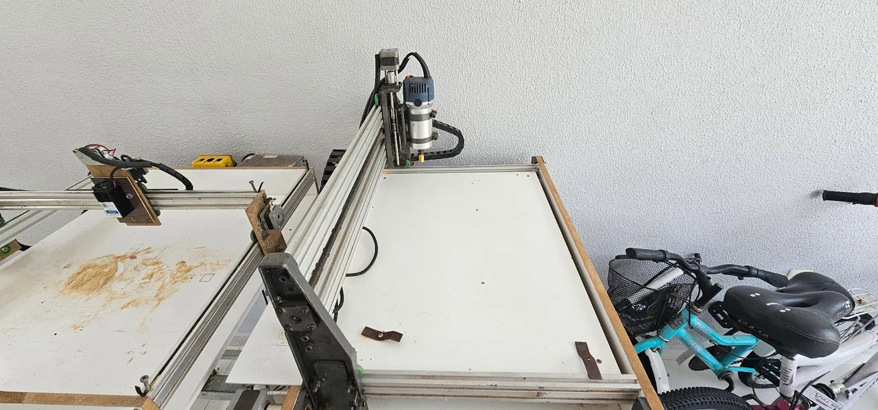 Máquinas de Corte CNC e Gravação a Laser Usadas