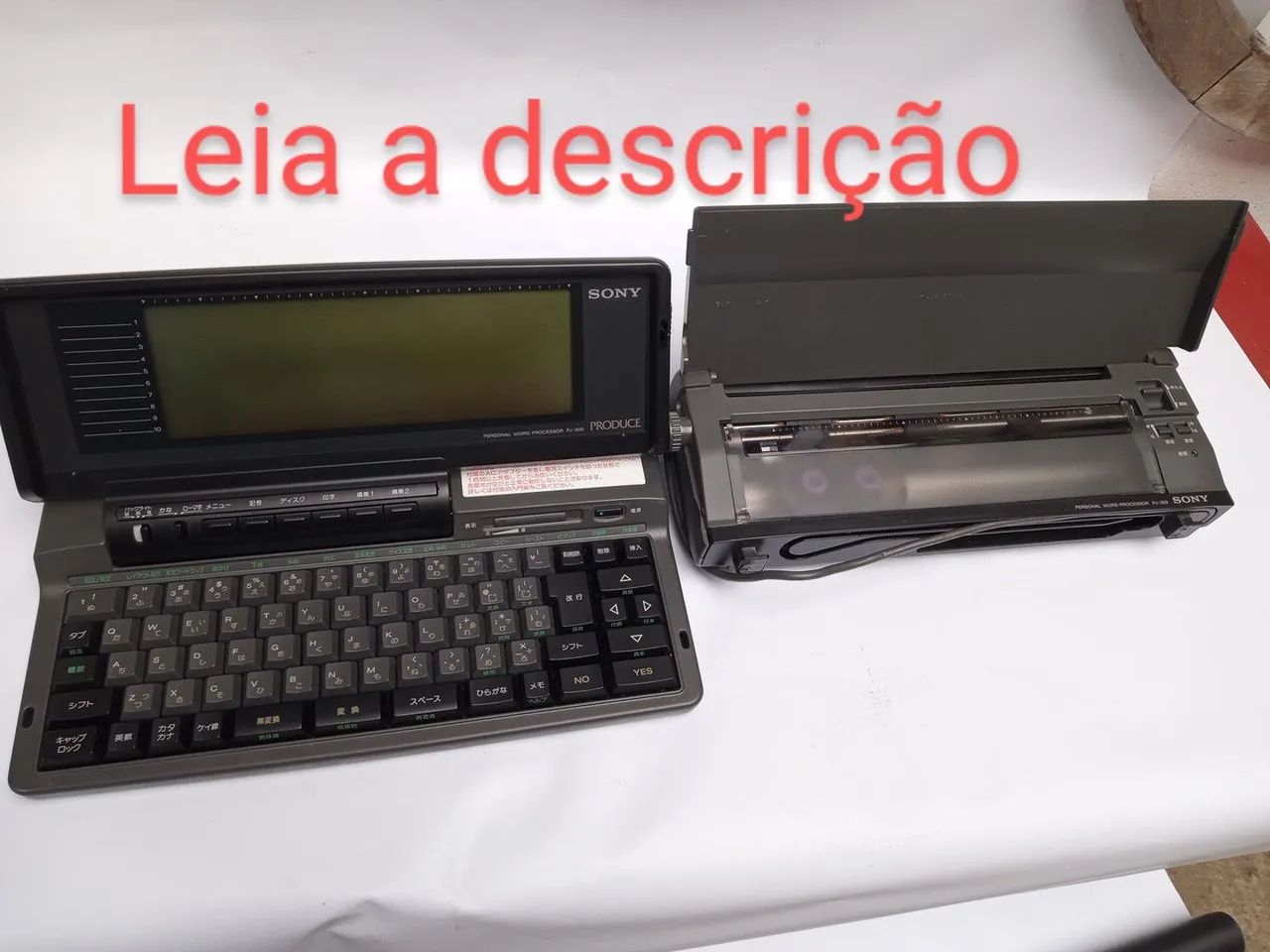 Máquina antiga de escrever texto PJ 300