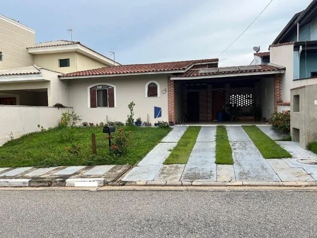 Casa térrea, sem degraus, cond. Ibiti do Paço. Edícula e piscina. Aceita apto até 350 mil