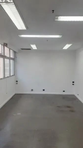 Andares e Salas no Centro
