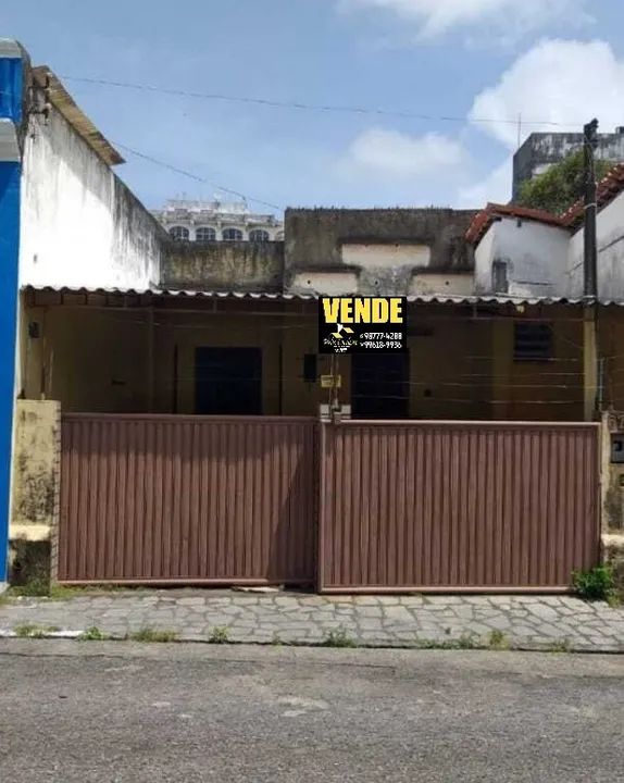 Casa no Centro com 04 quartos, sendo 01 suíte e quintal. (Oportunidade) - Foto 2