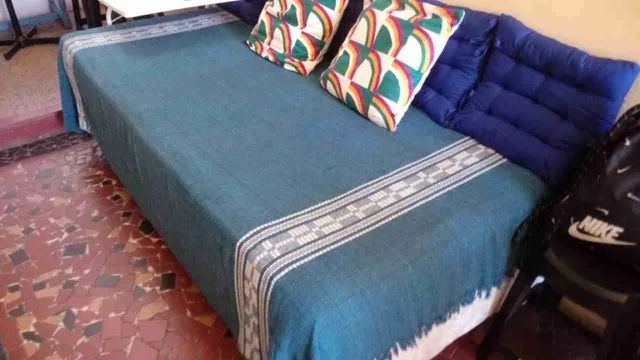 Cama box solteiro, bom estado, acompanha colchão, cabeceira em mdf é opcional. E outros.