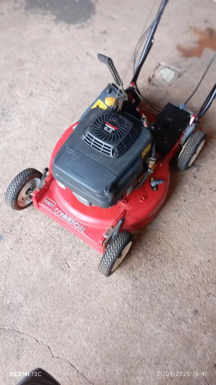 Carrinho de cortar grama 