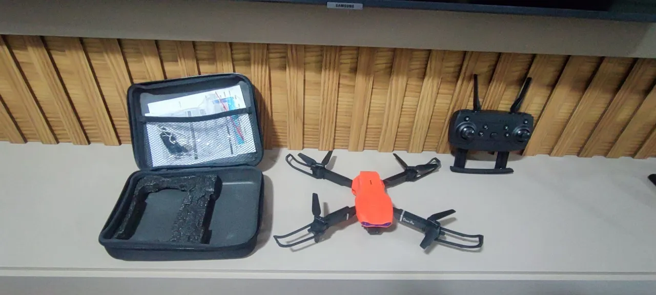 Drone com controle remoto