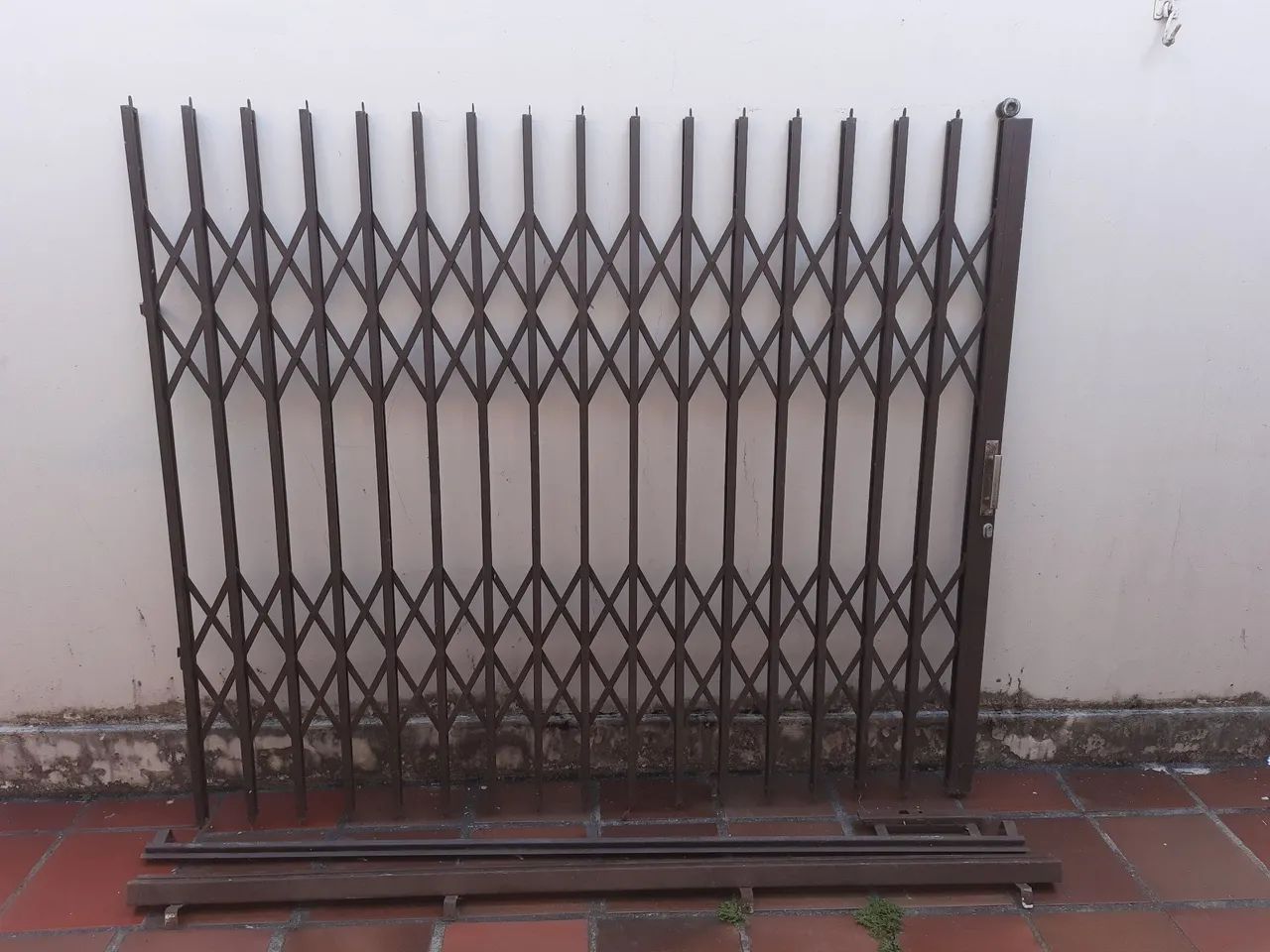 Grade Pantográfica de Proteção Para Janela - 1,45 X 1,80m