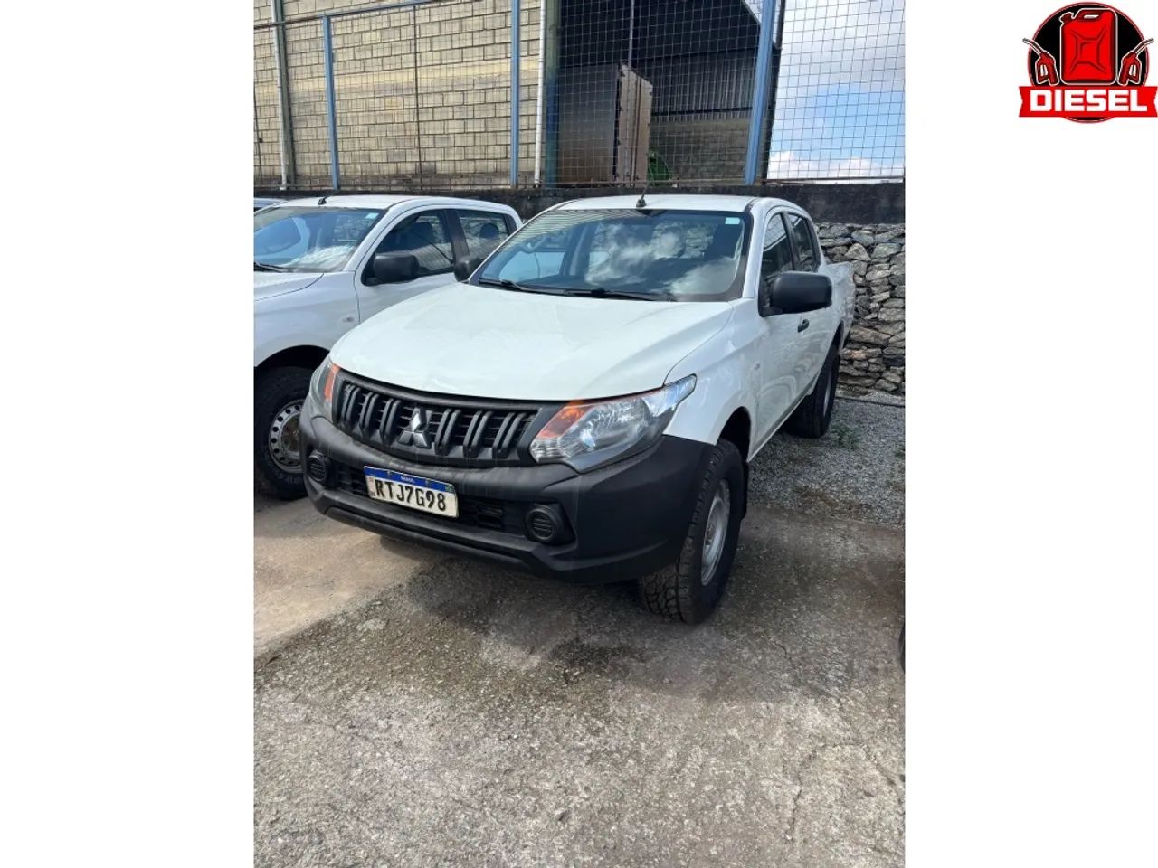 Mitsubishi L200 triton 2022 2.4 16v turbo diesel gl cd 4x4 manual