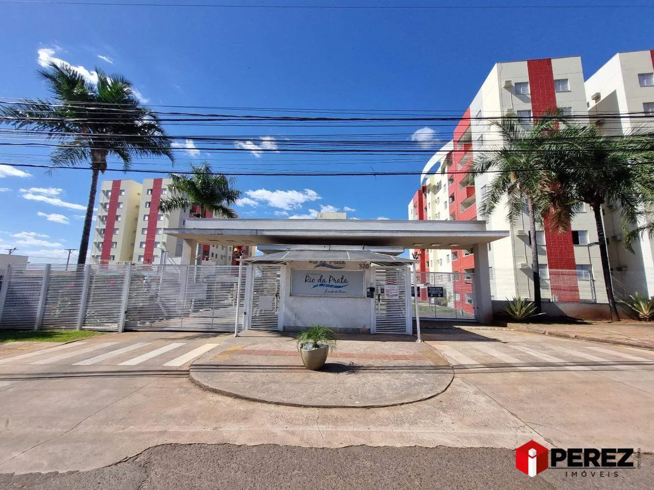 Apartamento no Condomínio Rio da Prata