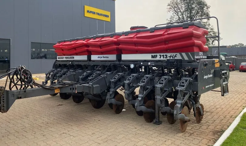 Plantadeira Massey Ferguson 713HF