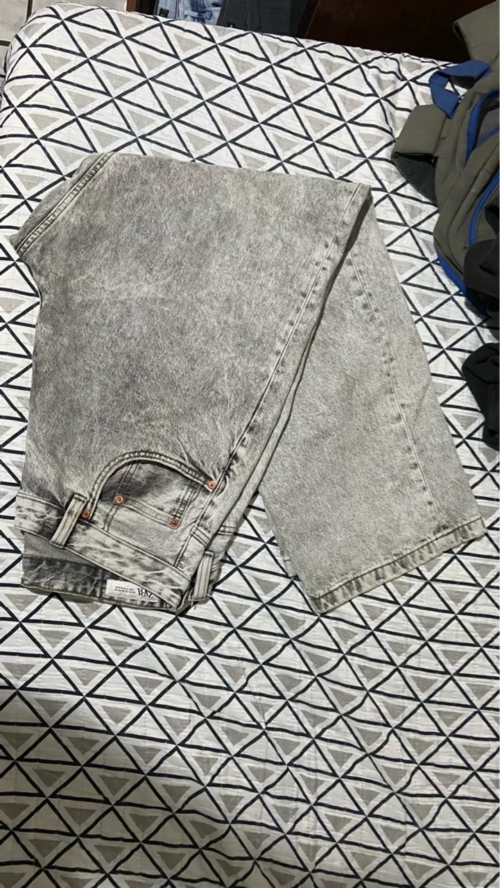 Calça Jeans Acid Wash Cinza - Zara