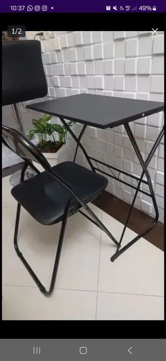 Escrivaninha com cadeira