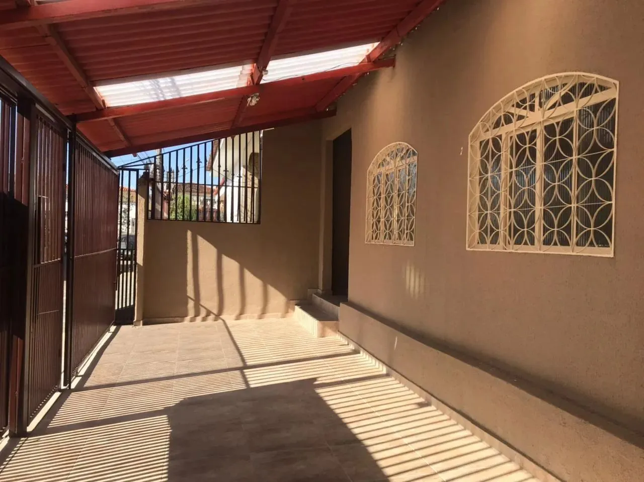 EXCELENTE OPORTUNIDADE - 02 CASAS TÉRREAS EM 01!!!