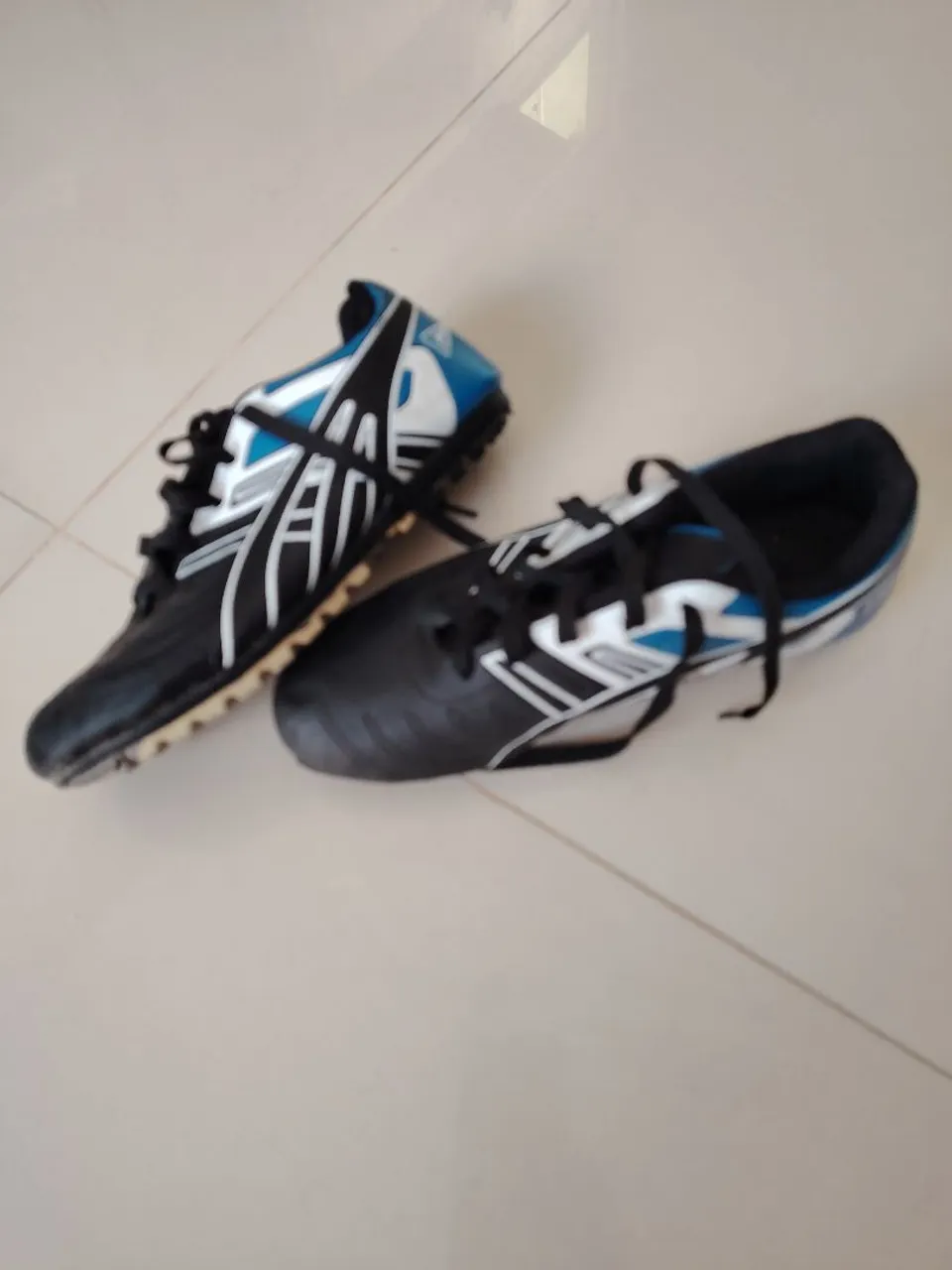 Chuteiras de Futebol - Tamanho 38