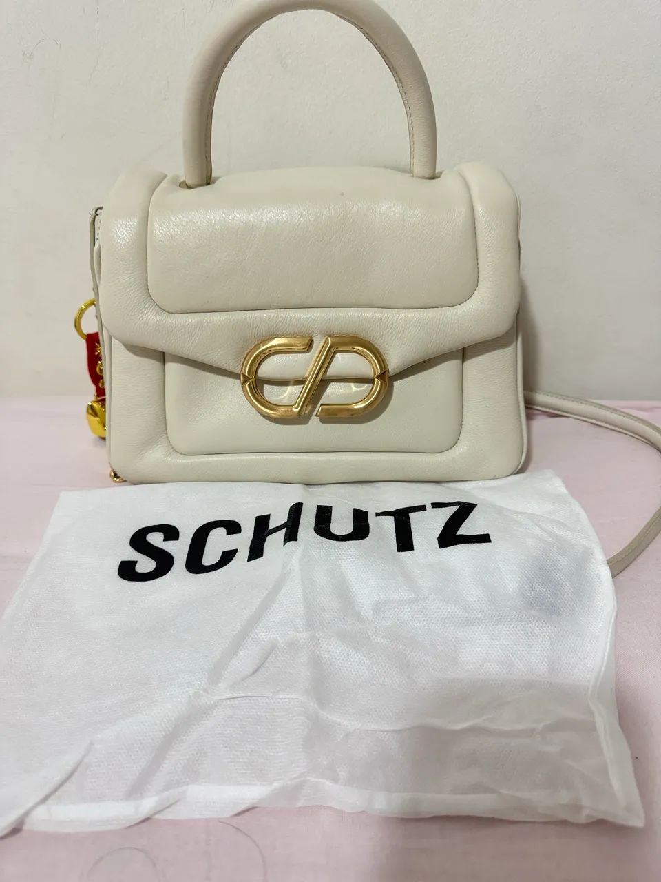 Bolsa Schutz média - muito nova 