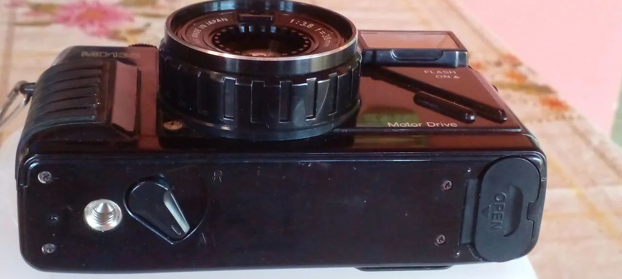 Vendo Câmara Yashica MD 135 Clássica e Funcional  - Foto 4