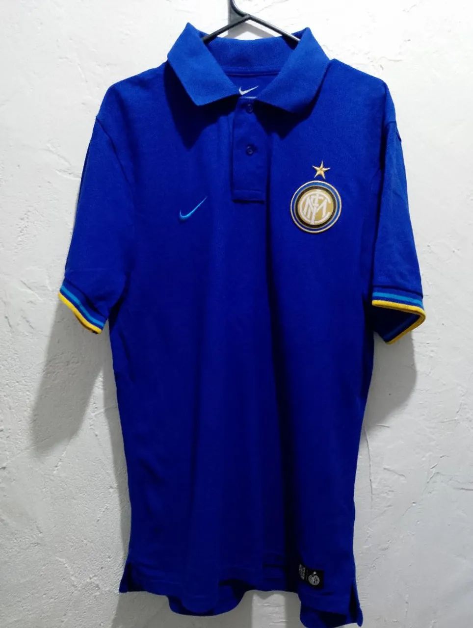 Camisa M original polo azul e amarelas masculinas da Nike  