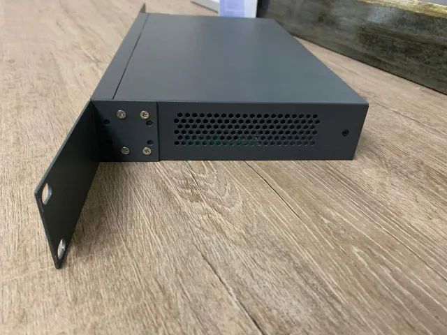 TP-LONG SG1016D Switch - 16 Ports64312830112129120