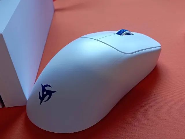 Mouse NINJUTSO Ten Air White 8K - Periféricos e Acessórios de