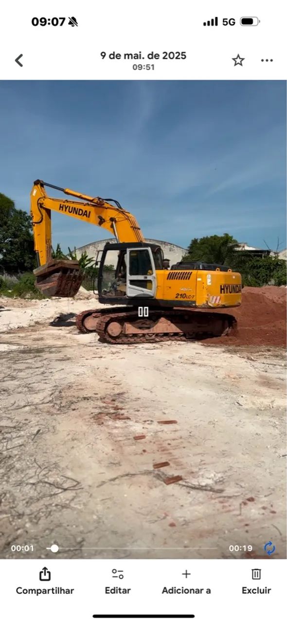 Escavadeira Hyundai 210LC-7