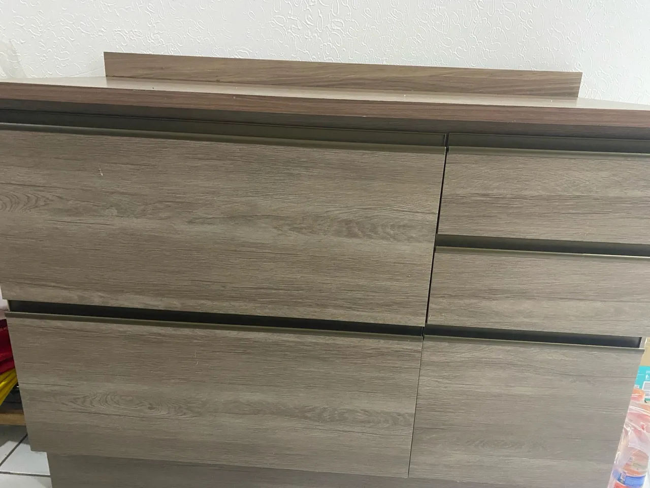 Cômoda Amadeirada com Gavetas
