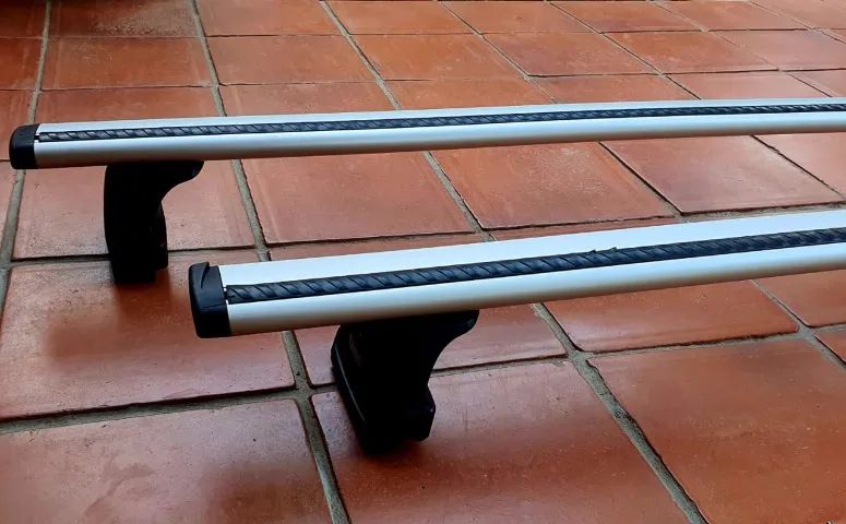 Rack Thule Wing Bar com 1.32 cm semi novo p/ JEEP Compass, completo com chaves para tranca - Foto 5
