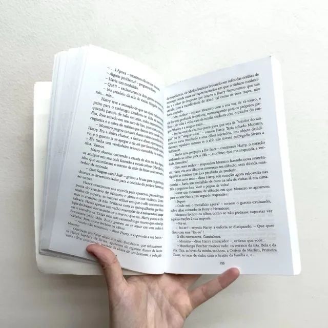 Livro Harry Potter e as Relíquias da Morte - J. K. Rowling - Foto 3