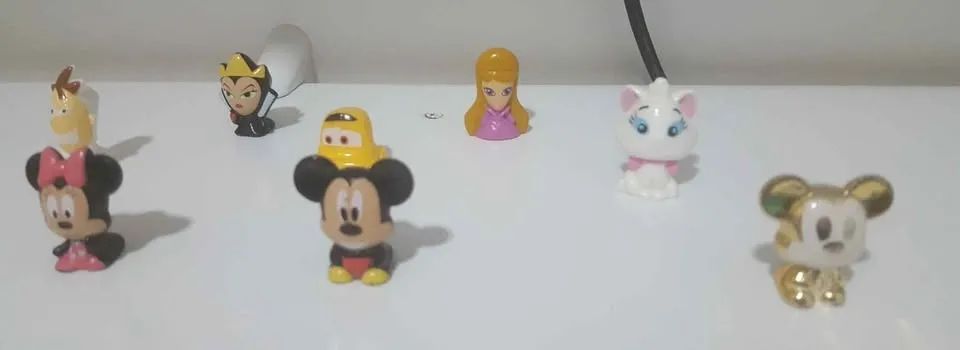 Coleção com 10 Disney Gogos