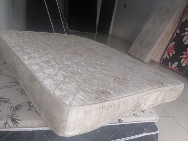 COLCHÃO CASAL DE ESPUMA USADO R$350 ENTREGO - Foto 4