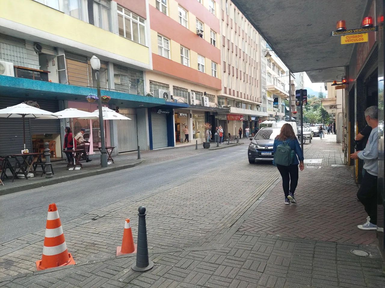 Apto Centro, amplo, sol, vista verde, Rua 16 de março, excelente preço  - Petrópolis - RJ - Foto 2