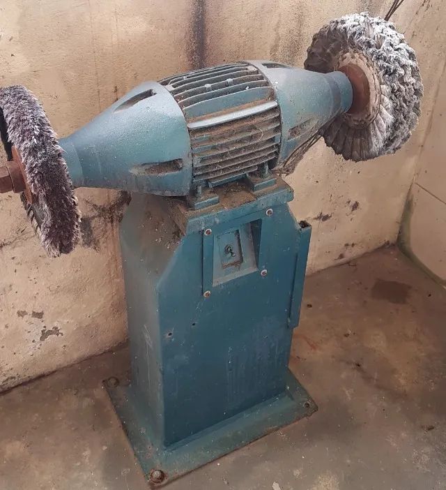 Politriz de Coluna Industrial Trifásica 2CV com Roda de Pano