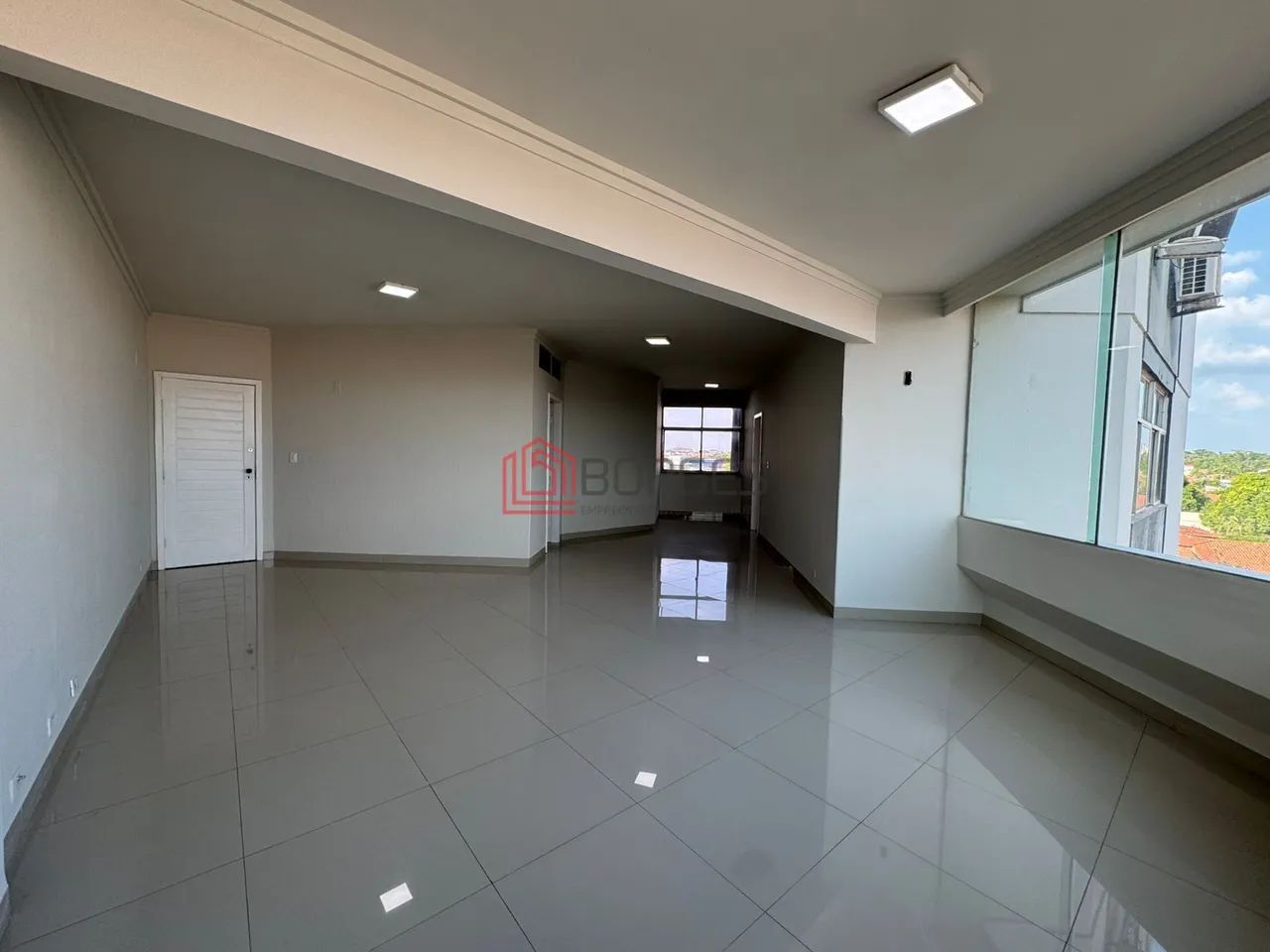 Apartamento Padrão - 03 quartos sendo uma suíte - Foto 4
