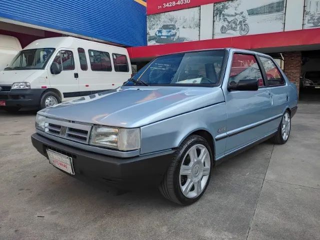 Fiat Premio com placa preta e roda de liga e som Ano 1993