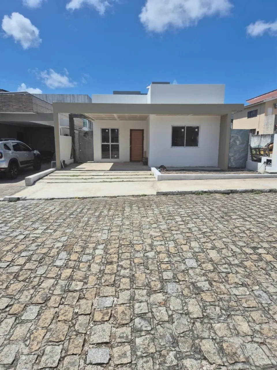 Casa com 03 quartos no Geisel Privê